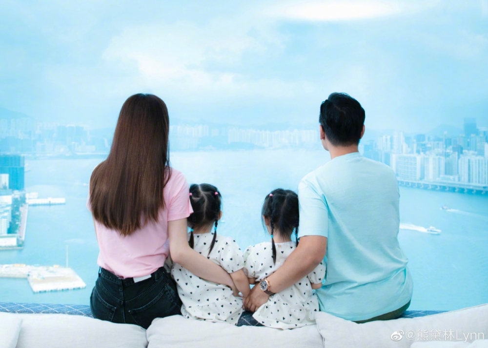 對 Lynn 嚟講,兩位都係佢嘅心肝寶貝,所以絕對唔會「大細超」!