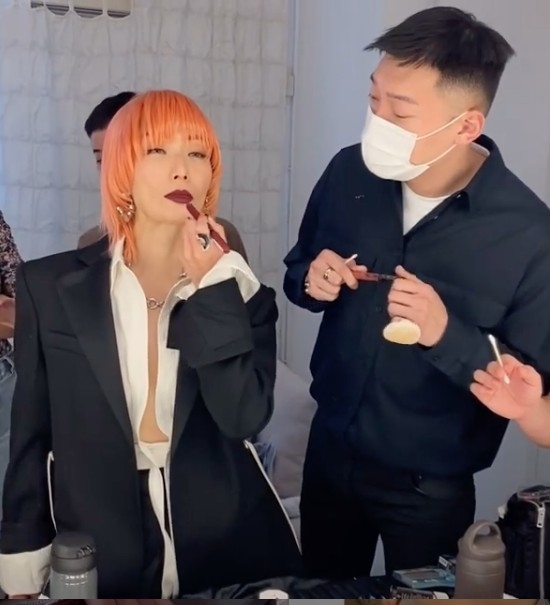 Sammi日前喺IG公開佢工作嘅幕後花絮