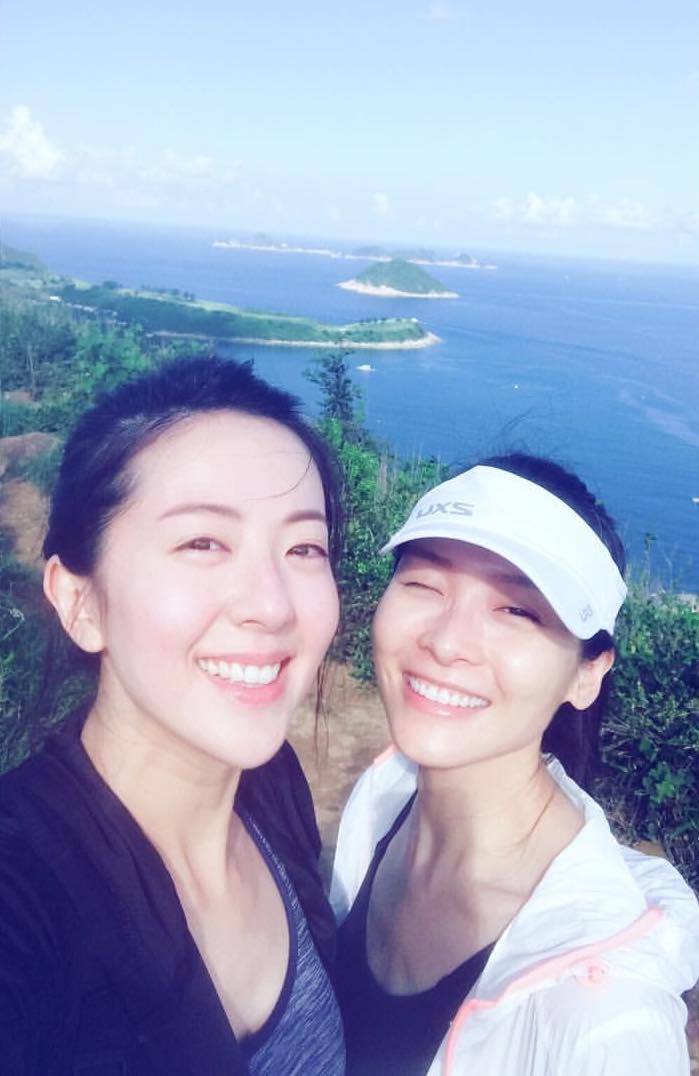 唐詩詠同Ali李佳芯行山打卡都唔介超近鏡自拍