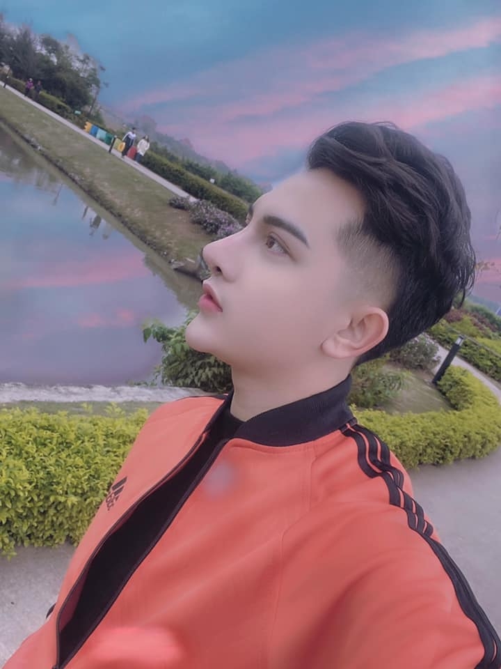 杜文奎經常會喺網上大晒自拍