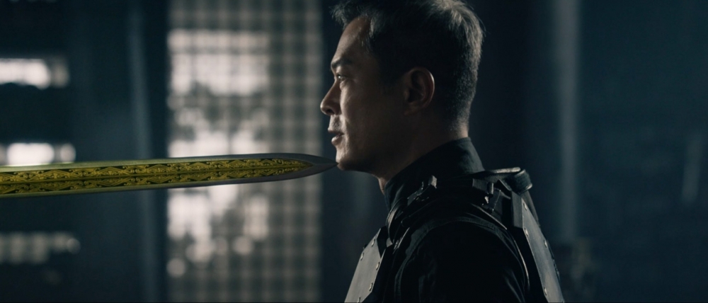 嬴政更揮劍剌向項少龍