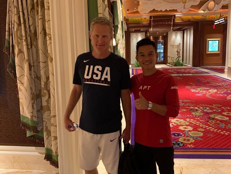 早年更喺觀塘工廈單位內開設健身室,收費每小時 2,000 元起跳,有唔少明星名人熟客!