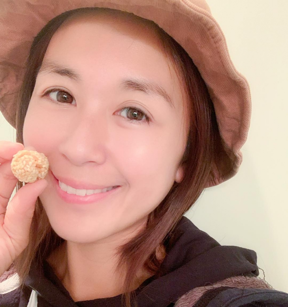 唐寧童星出身,近年佢少有喺幕前出現