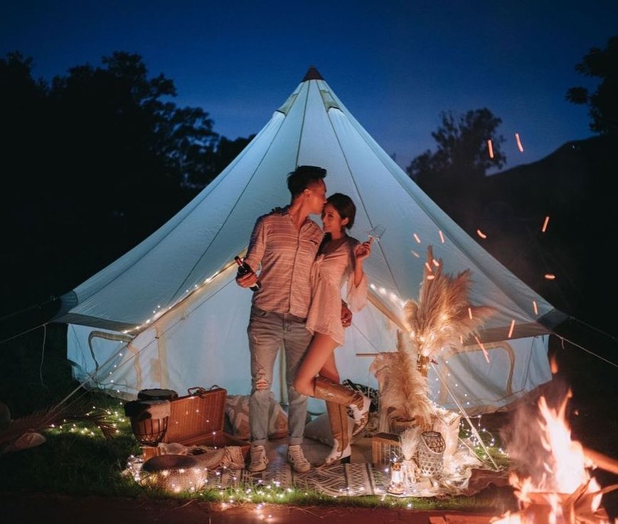 有指蔡嘉欣愛炫耀有米男友好錫佢,成日晒名牌手袋