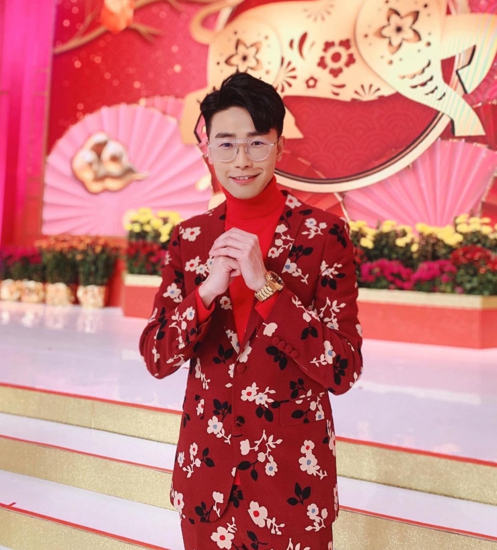 志偉本身係演藝人協會嘅委員,經常會提拔新人