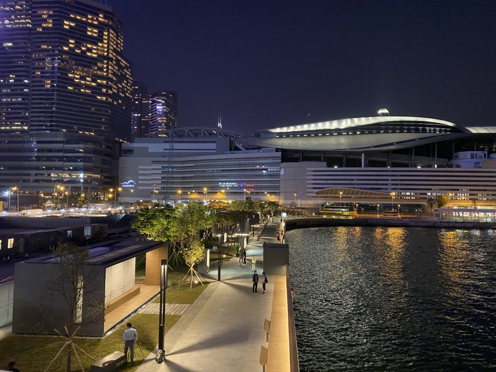 遊客可以帶同狗狗一起在海濱長廊散步