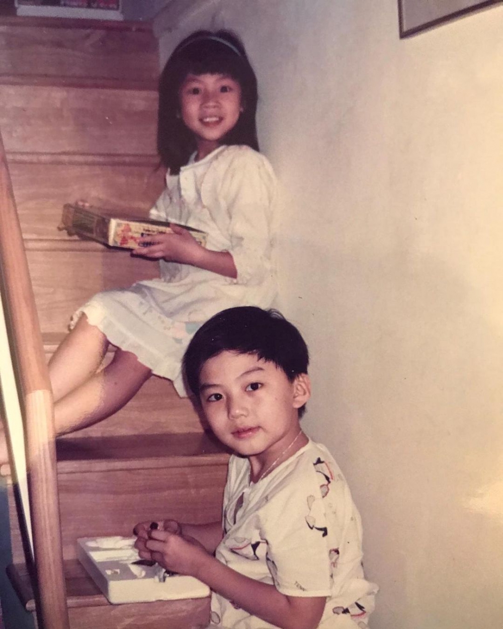 袁偉豪同妹妹合照