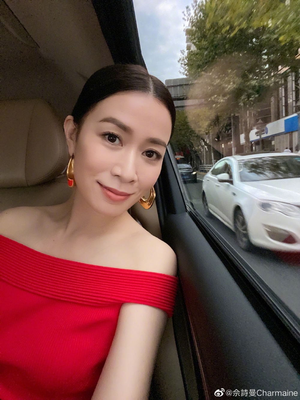 45歲嘅佘詩曼近年喺內地發展好好,演投備受認可