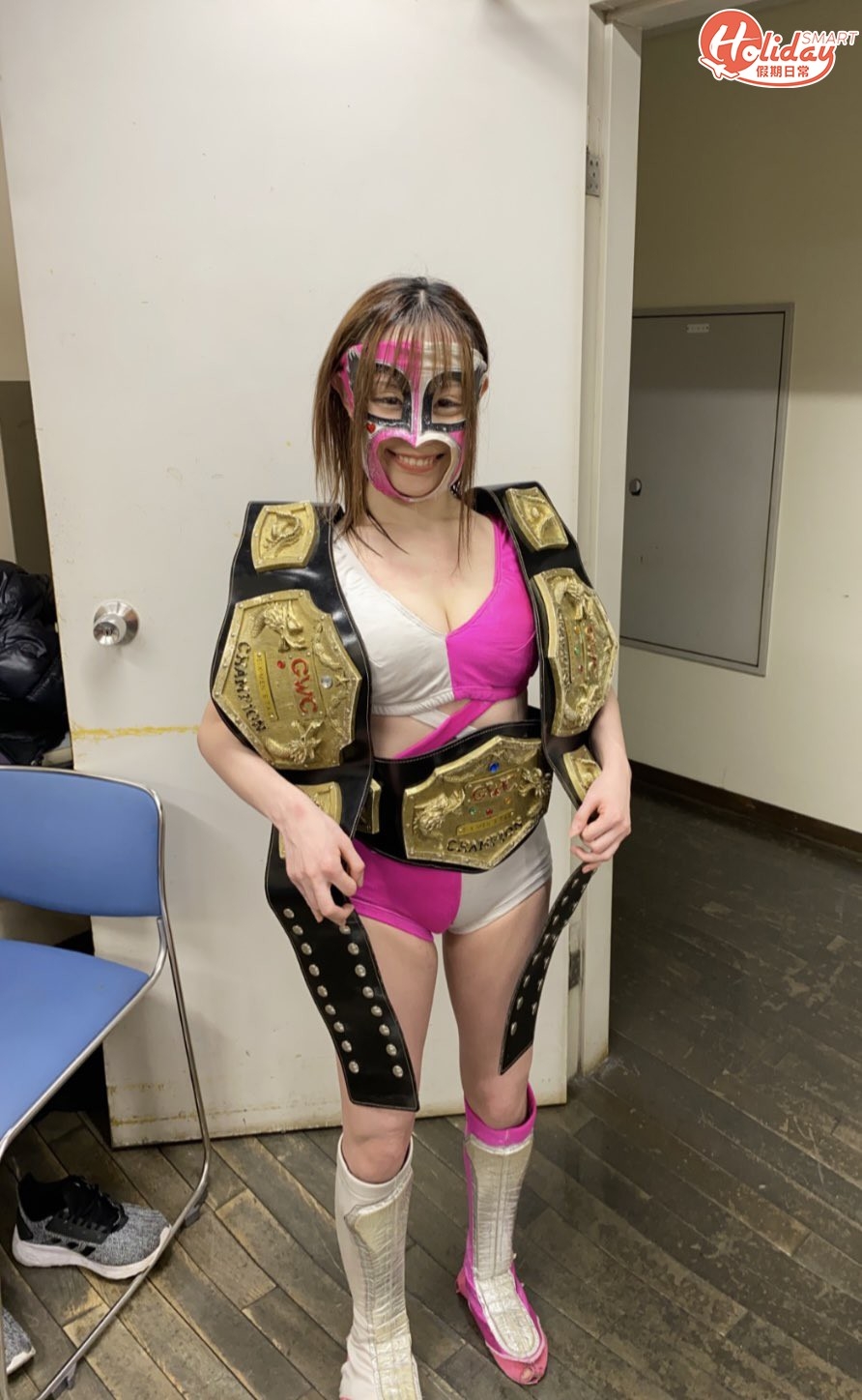 Haruka嘅夢想係成為一名蒙面摔角手