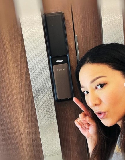 滕麗名IG