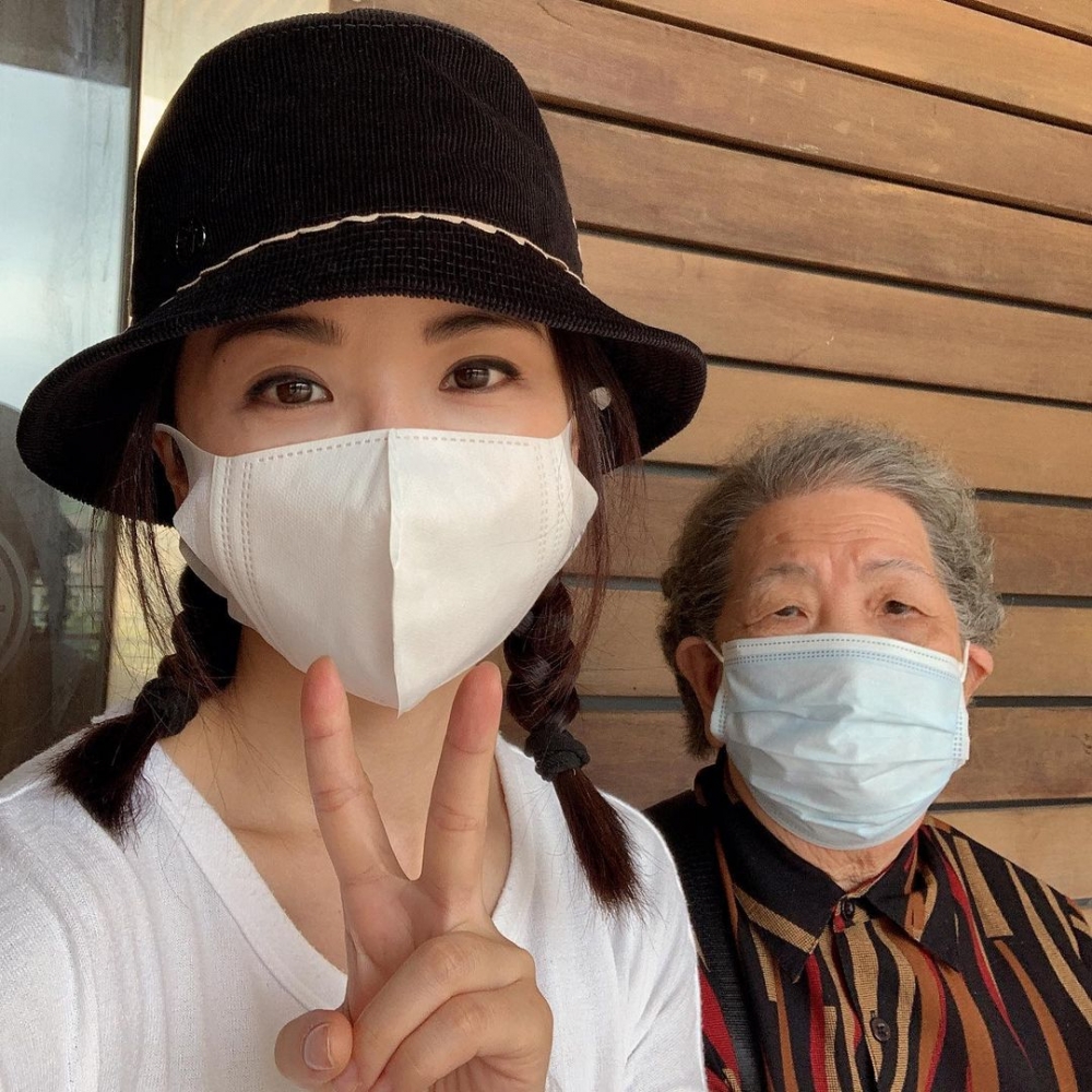 亦有網友表示「第二眼又似阿sa」