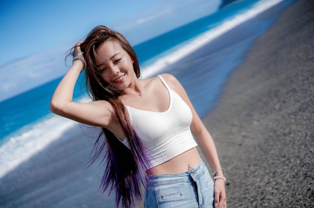 余思霆夜晚會同男朋友faceTime