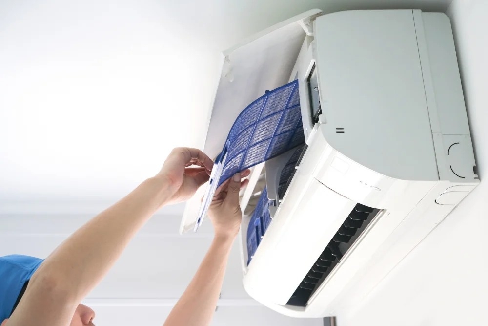 定期清洗冷氣機，保養期才能越久。