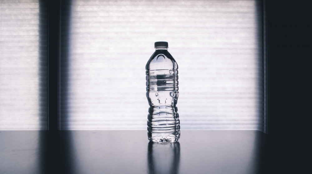 水