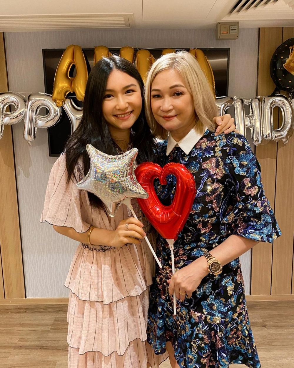 最近關禮傑老婆梁安娜(Anna)生日就請咗一班好友一齊慶祝