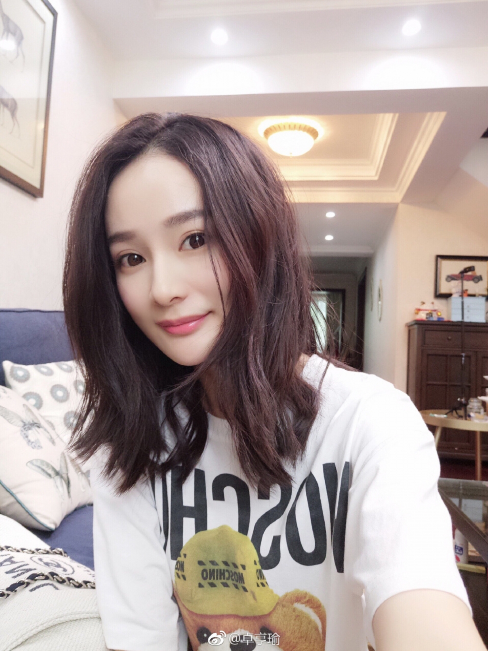 卓亨瑜同楊冪外貌有幾分相似