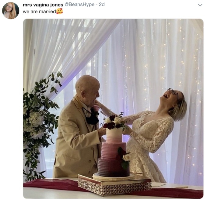 據知Olivia其實並非全職護理人,只係負責餵Lee食藥,估唔到兩人互生情愫,最後更結婚成夫婦。