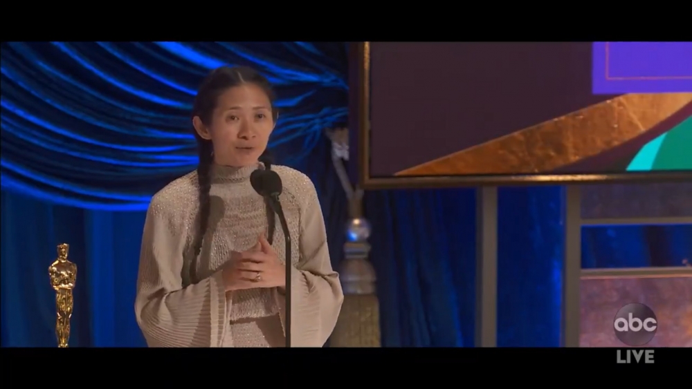 趙婷憑《遊牧人生》奪奧斯卡最佳導演。