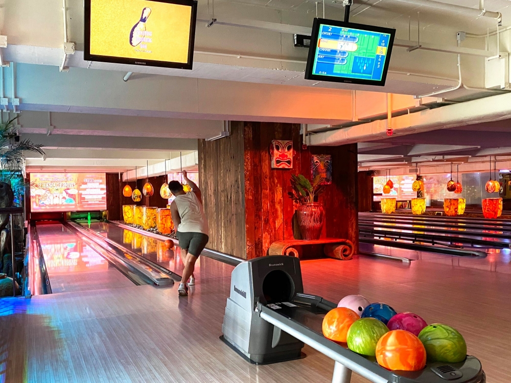 TIKITIKI BOWLING BAR