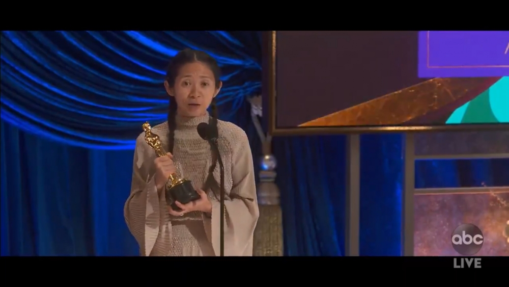 趙婷憑《遊牧人生》奪奧斯卡最佳導演。