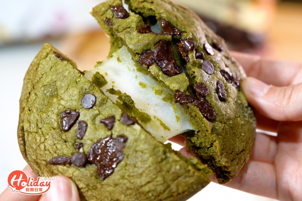 其中抹茶麻糬曲奇趁熱食的話，更有拉絲效果，口感Q彈。