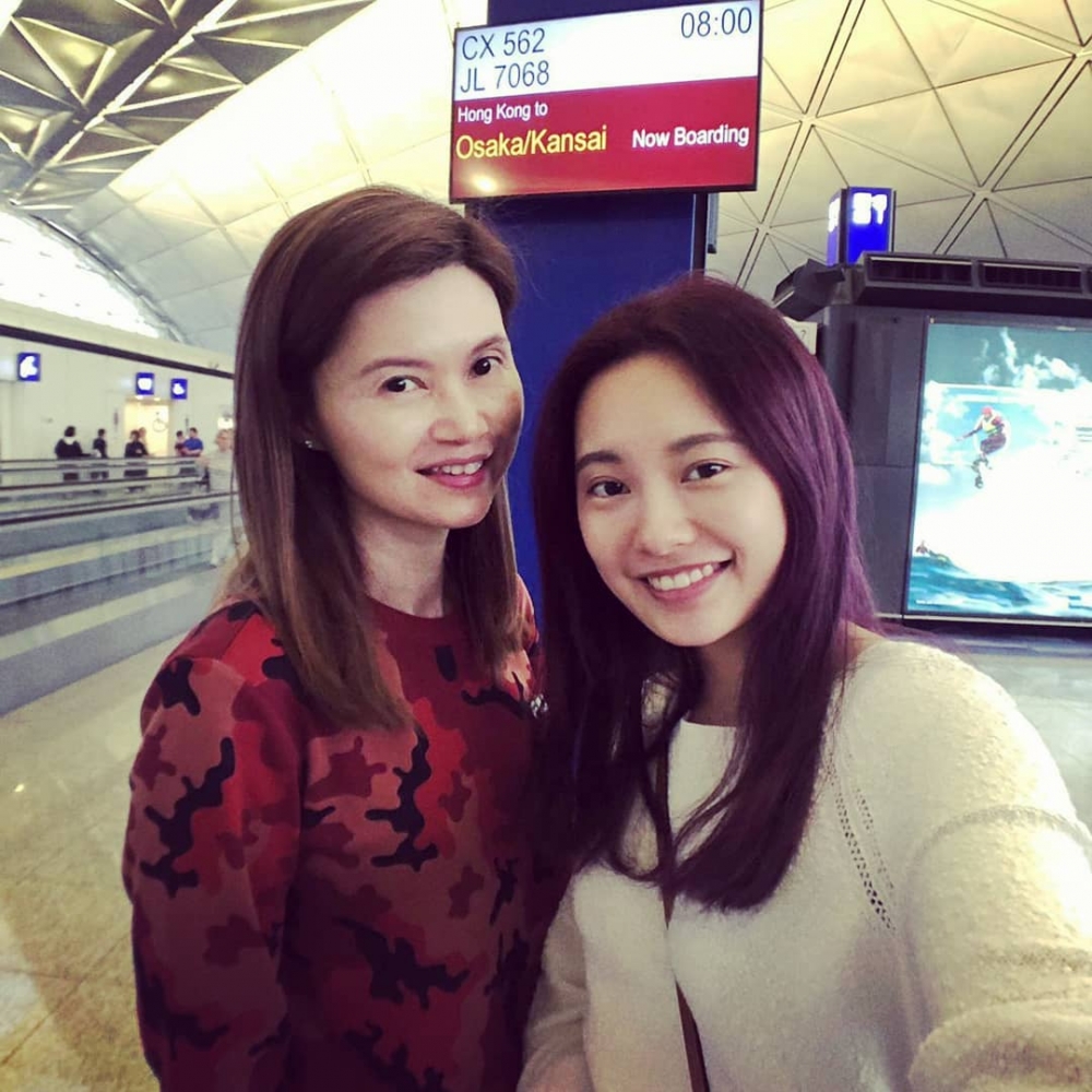 歐瑞偉細女Nicole 22歲,外貌遺傳咗父母嘅優良基因