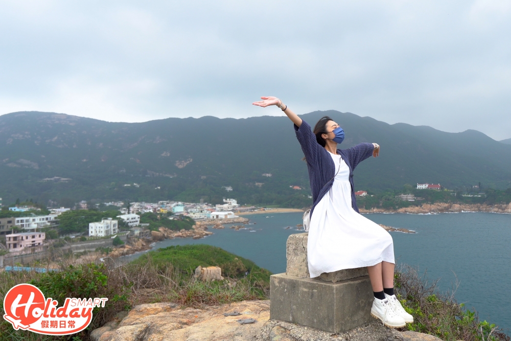 沿著石路一直行,經過一堆石級,大約10分鐘上到大頭洲山頂,回頭可以俯望整個石澳,景色很優美。