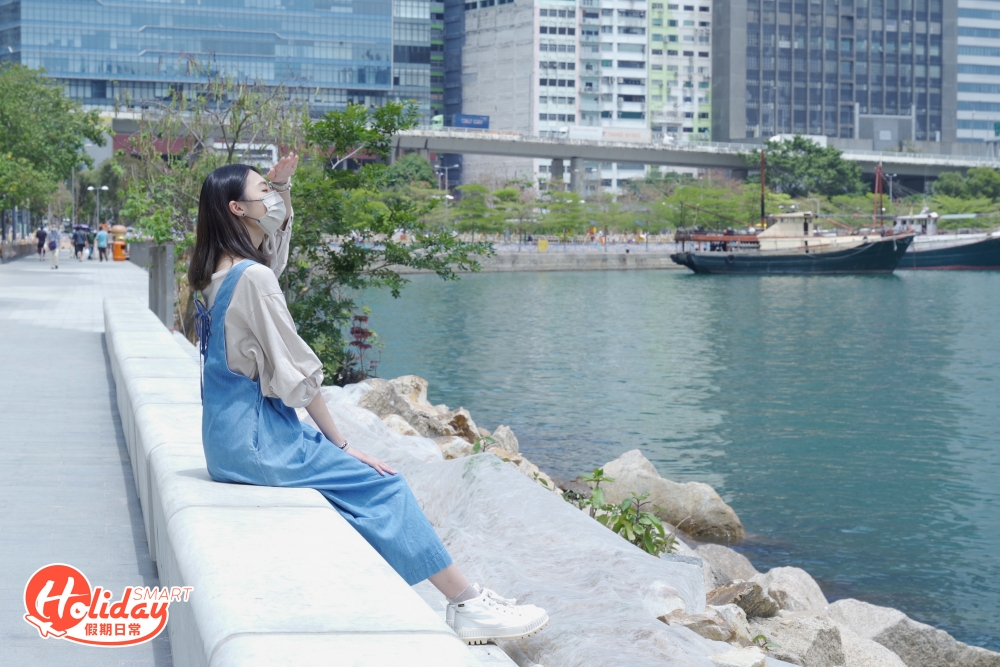 部分路段引入無欄杆設計，成為香港首個無欄杆海堤，可以零阻隔欣賞到對岸的優美景色。