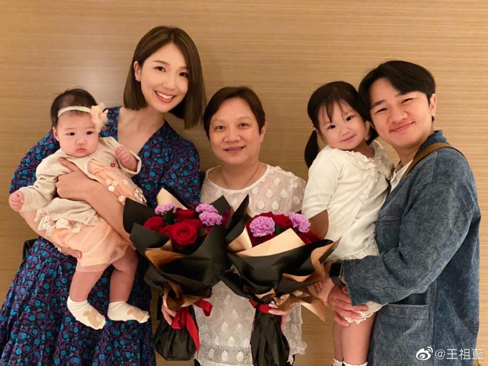 王祖藍同李亞男都越嚟越似,一家人都係餅印