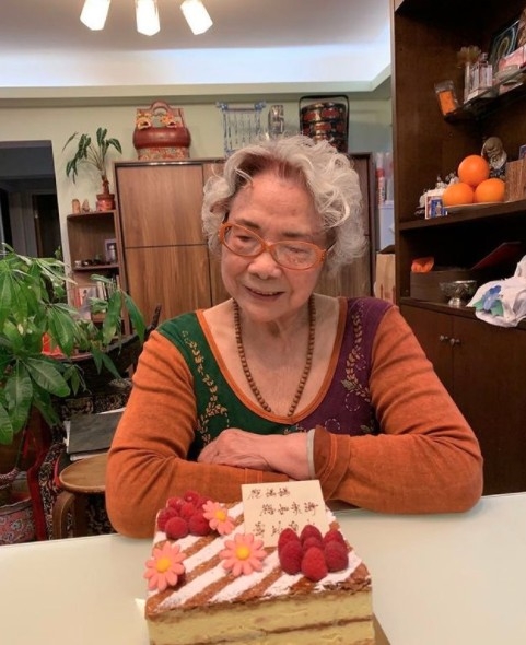 單立文媽媽喜歡舞蹈音樂，而其父親就愛聽古典音樂唱片