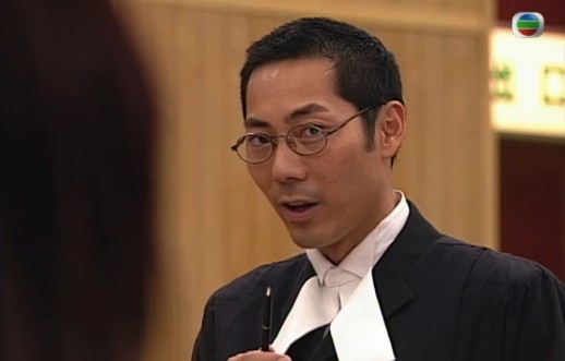 《法網伊人》