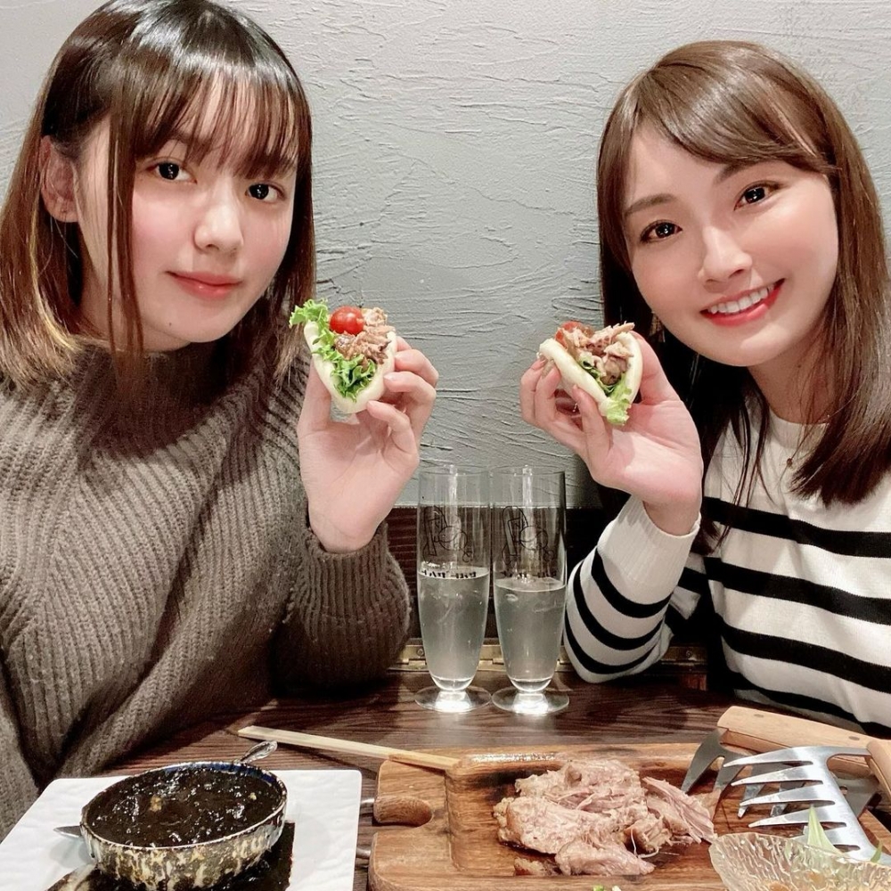 川端歩同女兒嘅合照睇落似姊妹多過似母女!