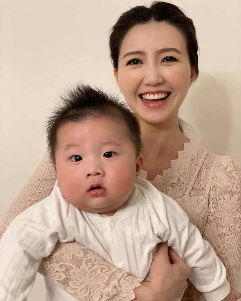 吳若希Facebook