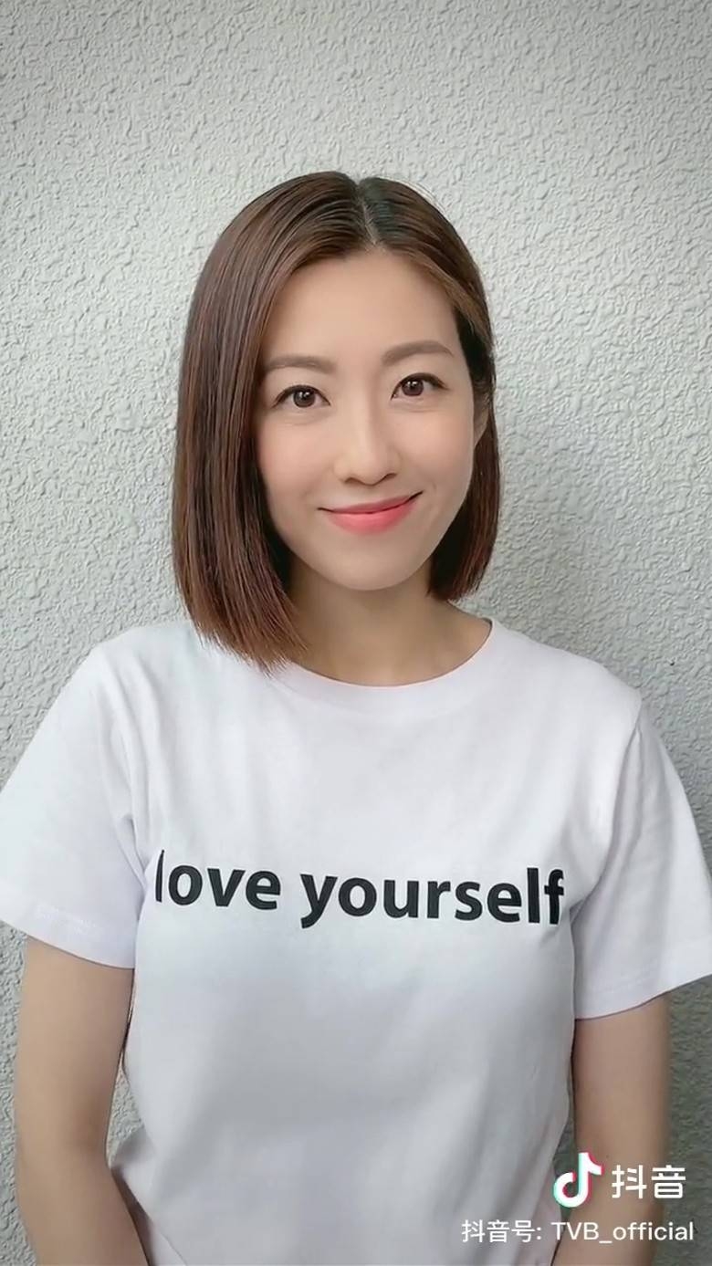 片中Yoyo一開始展現微笑