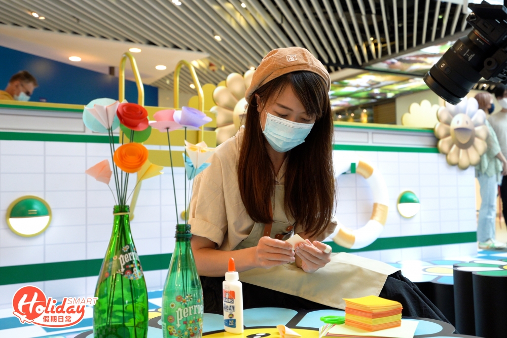 為迎接母親節,活動更特意找來摺紙達人主理親子文藝紙花工作坊。