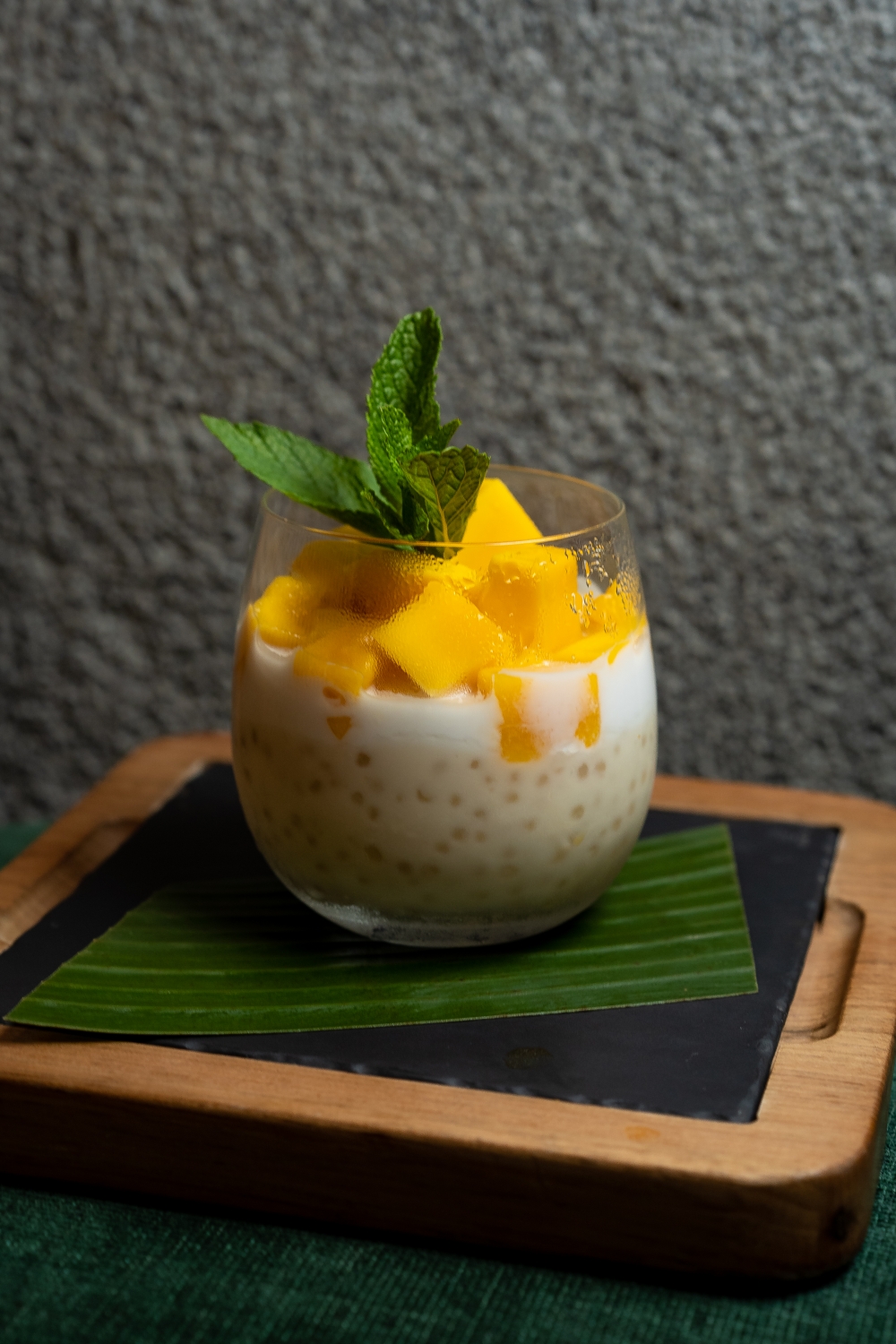 送上椰子芒果西米布甸