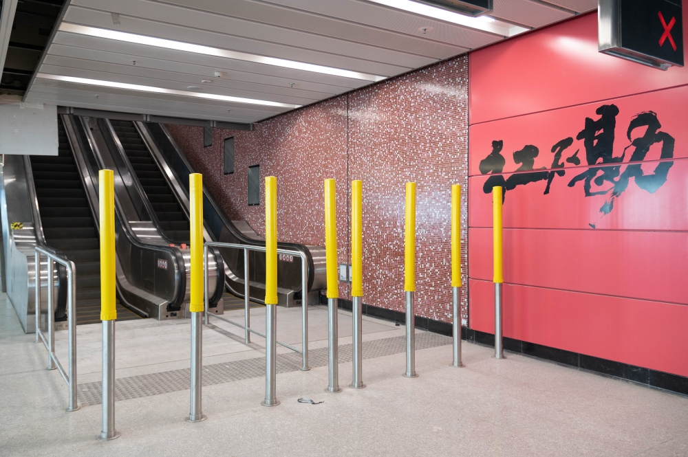 紅磡站在現有車站下的平台位置加建了新月台。