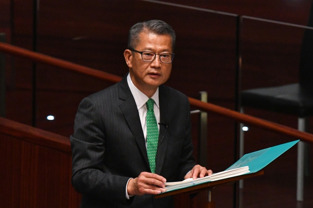 香港財政司司長陳茂波宣布設立「百分百擔保個人特惠貸款計劃」。
