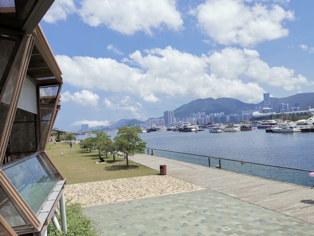 最適合吹著海風地一邊慢步,一邊歎咖啡