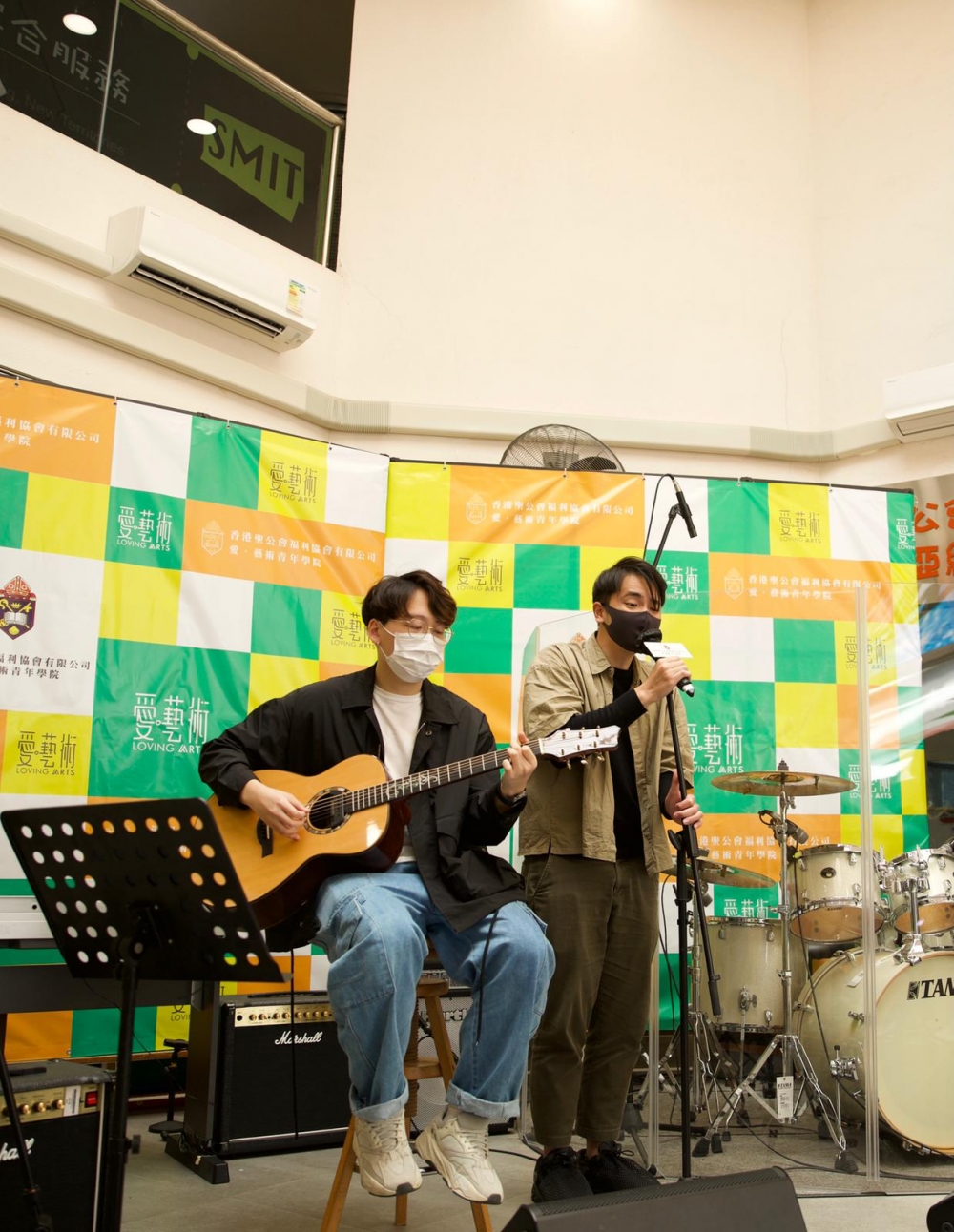 市集更邀請9隊不同的樂隊表演，例如花灑妹、星期八等，將會即席演唱多首情歌。