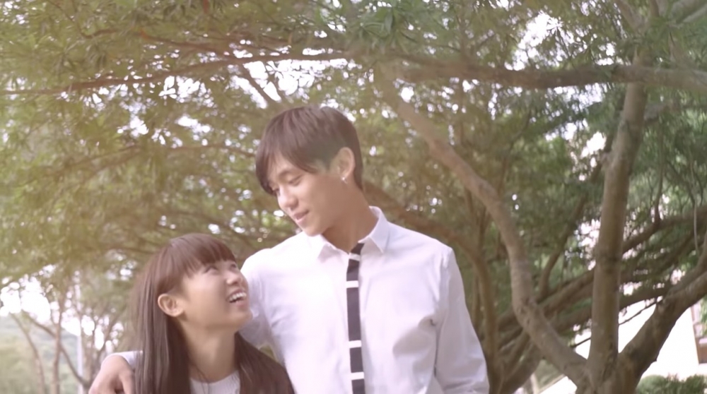 回憶中佢同女朋友談戀愛嘅戲份亦好有甜蜜感覺