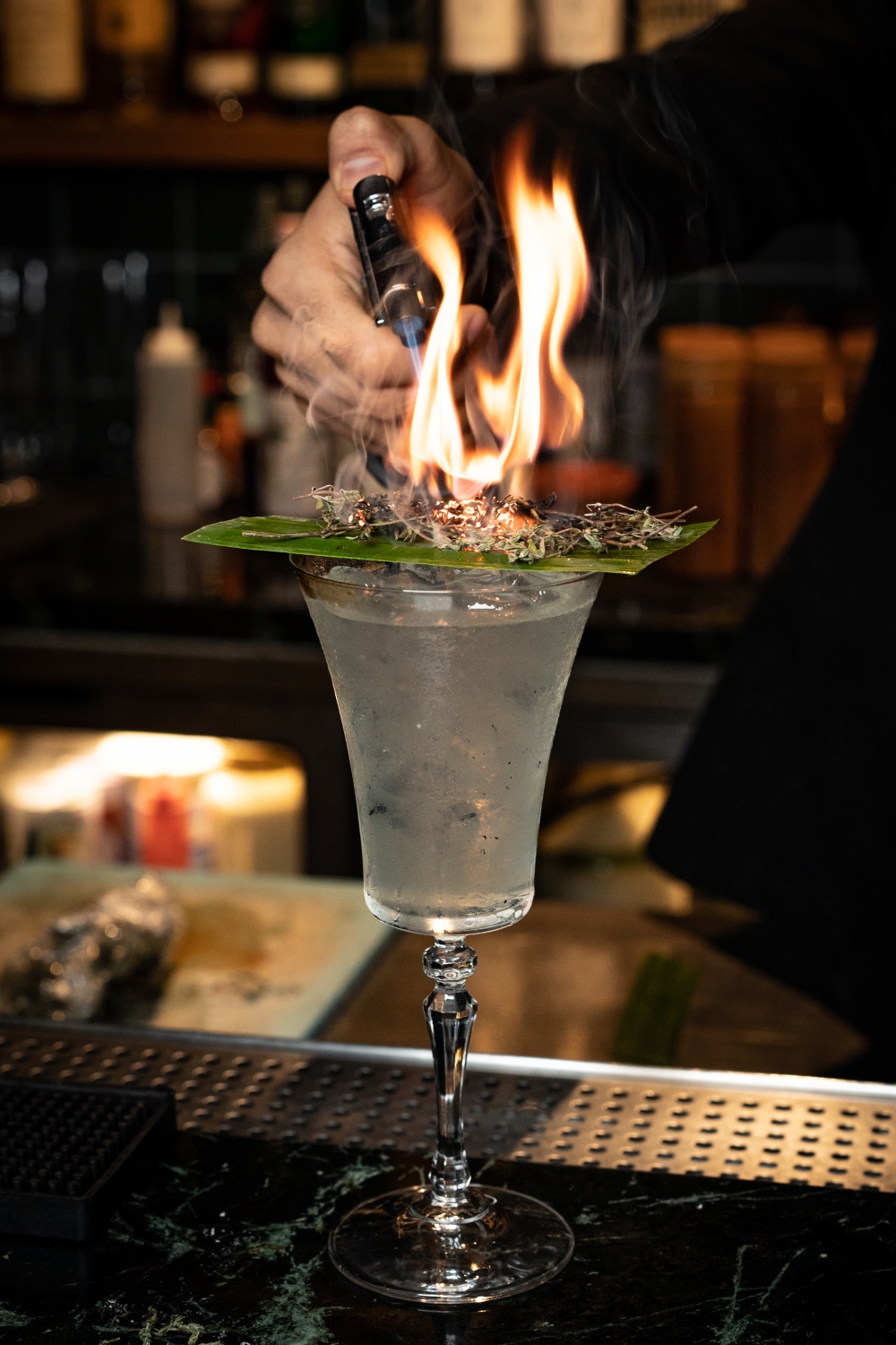 送上免費雞尾酒或無酒精雞尾酒