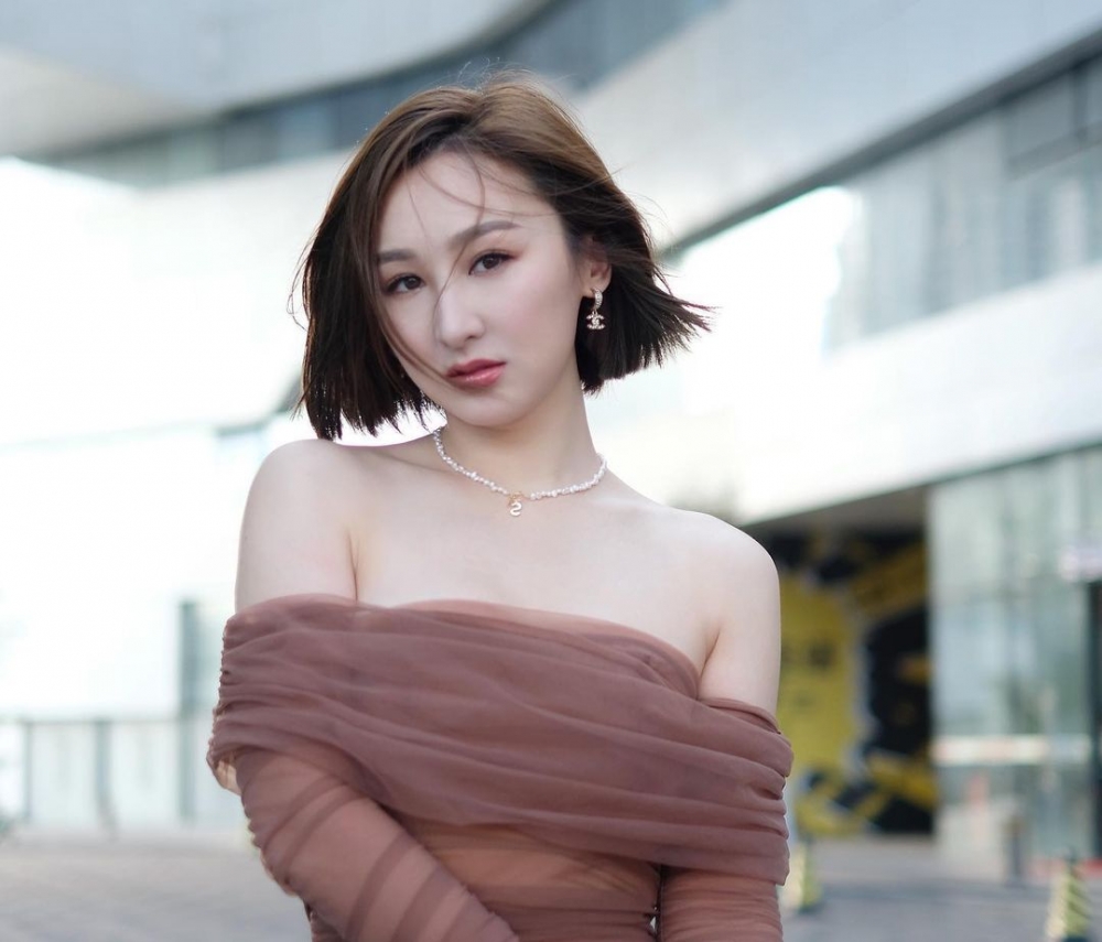 高海寧見網友指佢無公德心，即留言解釋佢唔係故意要隨地扔垃圾