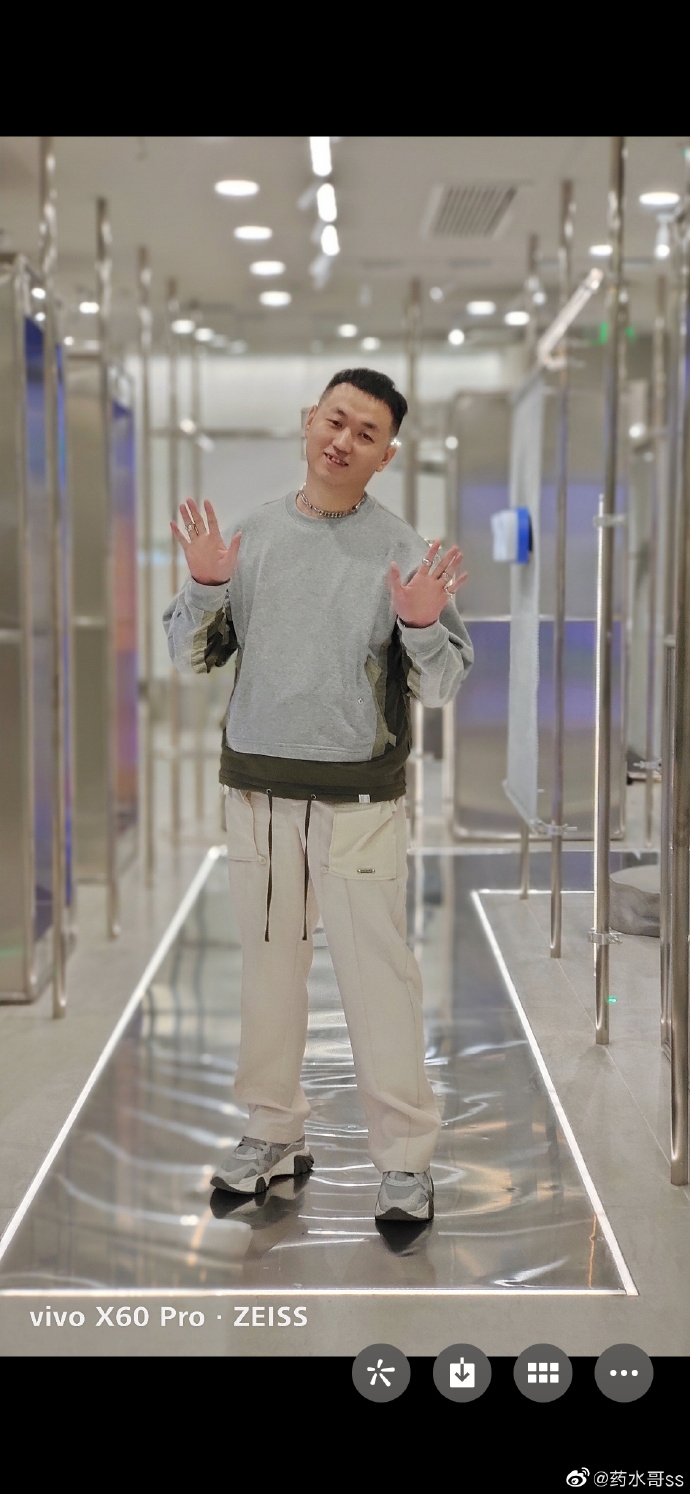 藥水哥微博