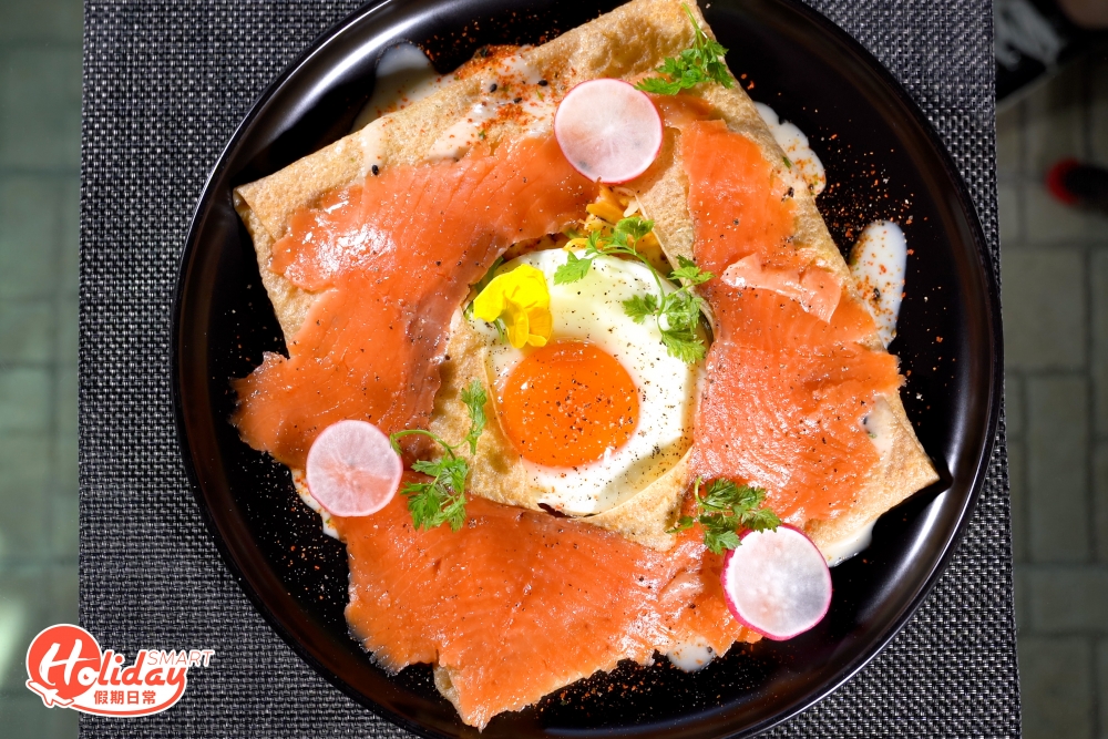 煙三文魚配奶油芝士法式可麗餅