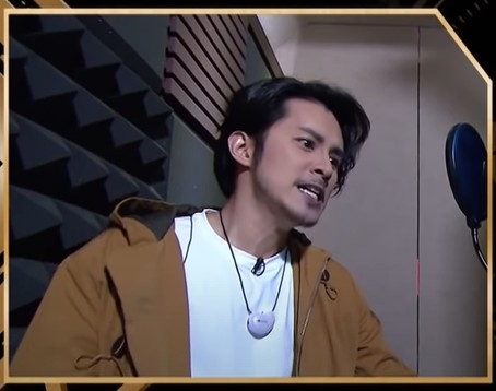 Matthew肉緊聲演打人戲份,不斷大叫:「我打!」