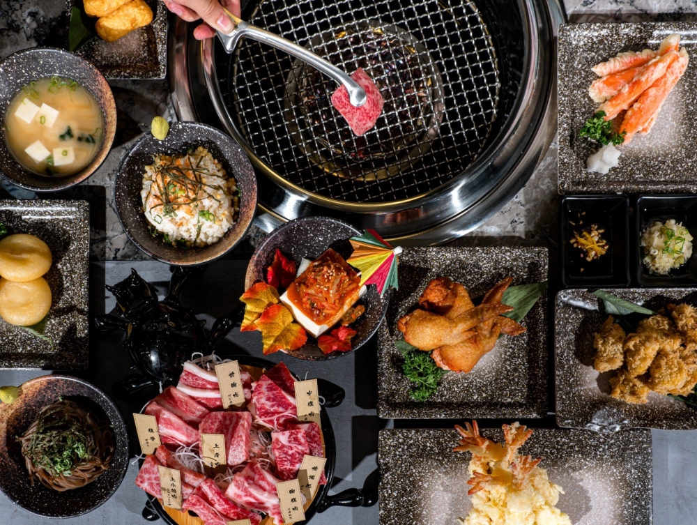 除了牛肉,菜單更有鹿兒島薩摩赤雞、日本黑豚腩肉及其他日式小食,大胃王必食!