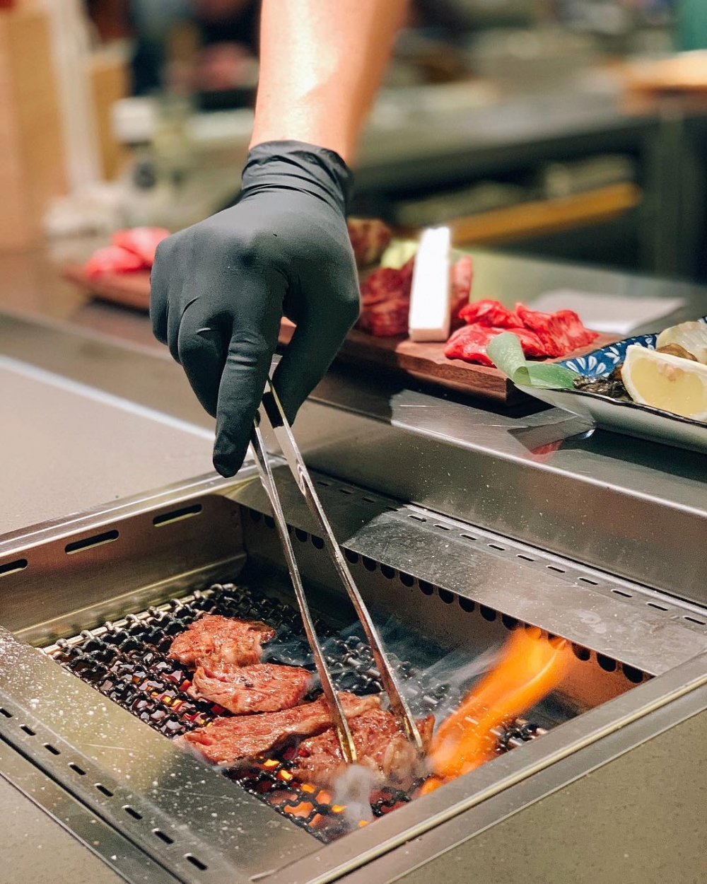 尖沙咀Yakiniku More牛魔推出一人前燒肉lunch set，以超震撼優惠價，最平$128即可歎到高質靚肉。