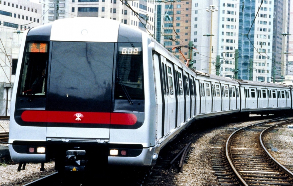 港鐵送出500張全年任搭車票予接種新冠疫苗者。