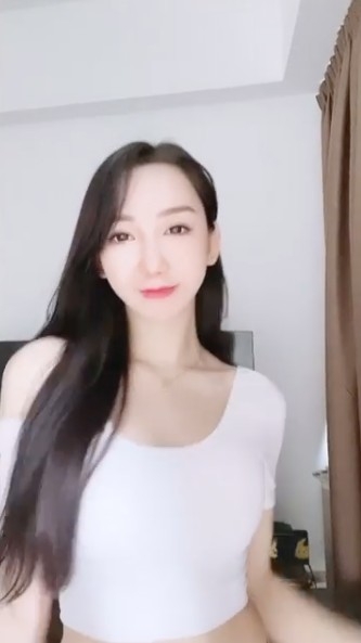 Cammi都有喺IG post過短片,同平時post出嘅自拍,樣子有頗大嘅分別!